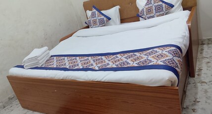 Hotel Raj Mahal Palace Room Type - Deluxe Room