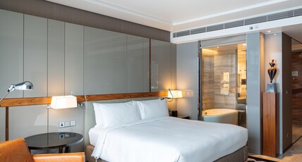 Hilton Sukhumvit Bangkok Room Type - KING DELUXE PREMIUM ROOM