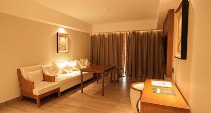 Raj Regent, Manarcadu Room Type - Royal Suite