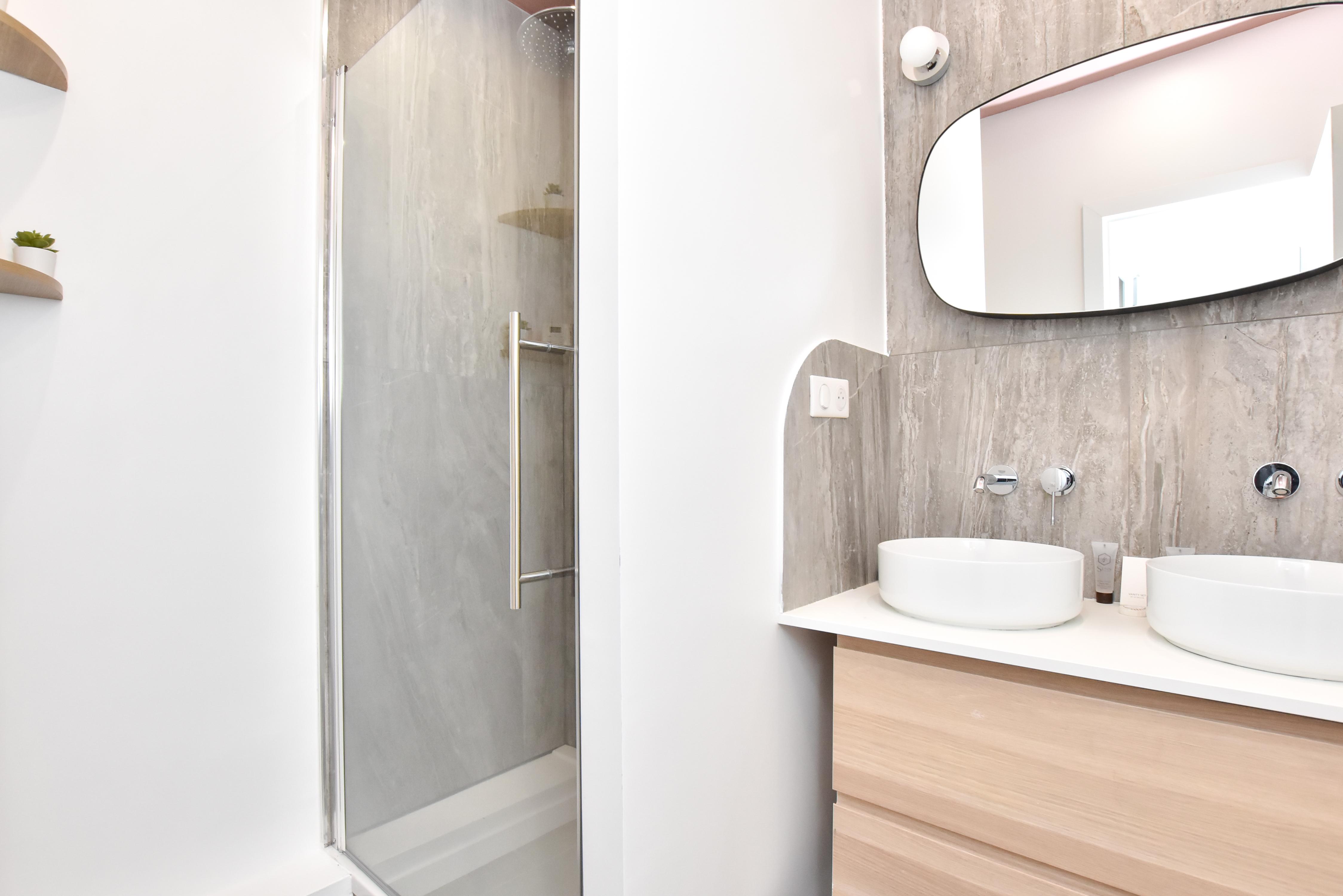Authentic apartment 1BR 4P Republique - Tap to explore photos