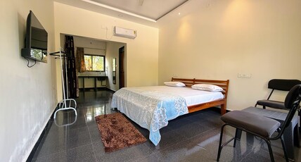 Dev Homestays Room Type - Bedroom 2