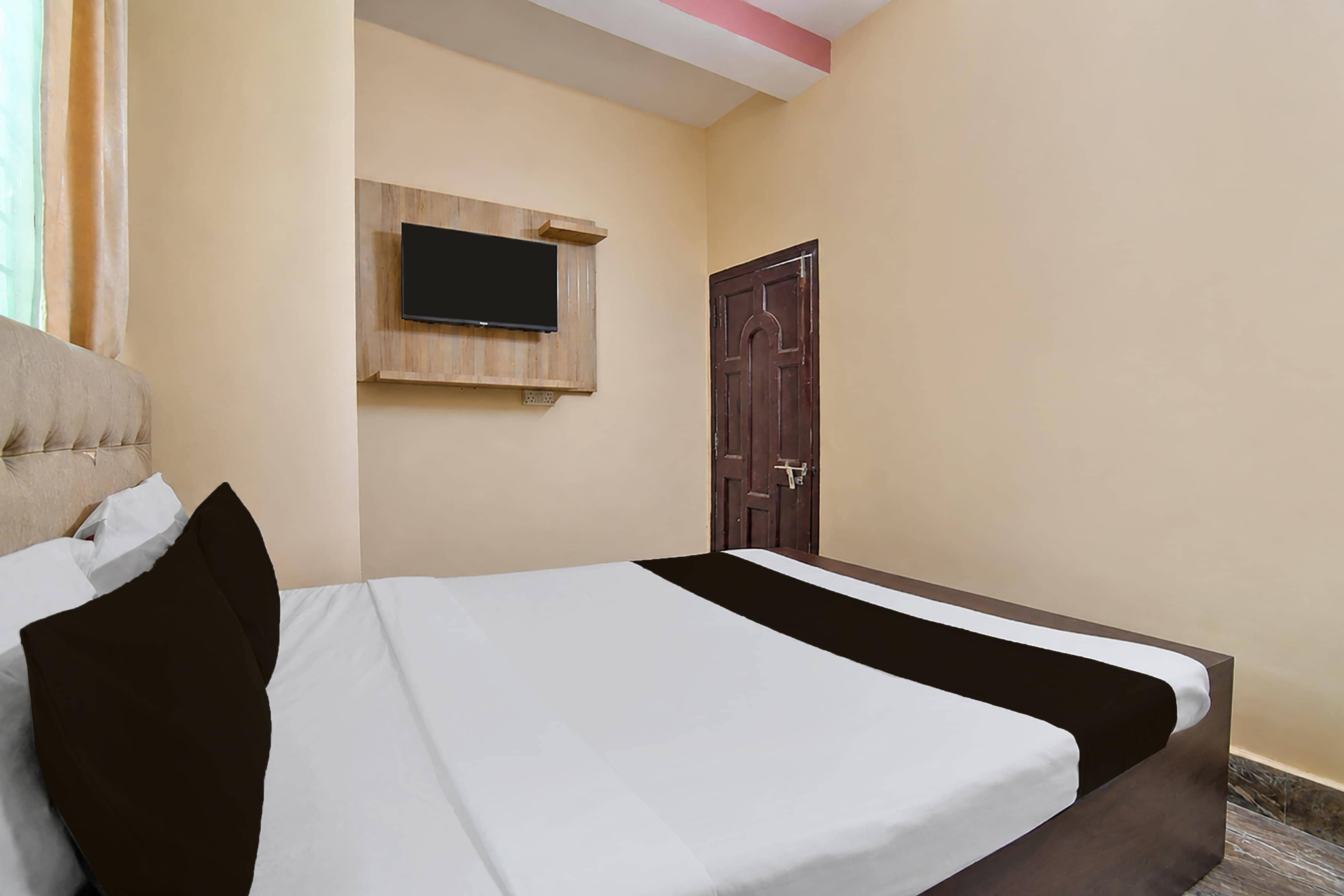 Super Hotel O Diamond Mall Kolkata Formerly Petals Residency - Tap to explore photos