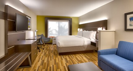 Holiday Inn Express El Paso I-10 East Room Type - 1 King Standard Comm Accessible Sofa Bed