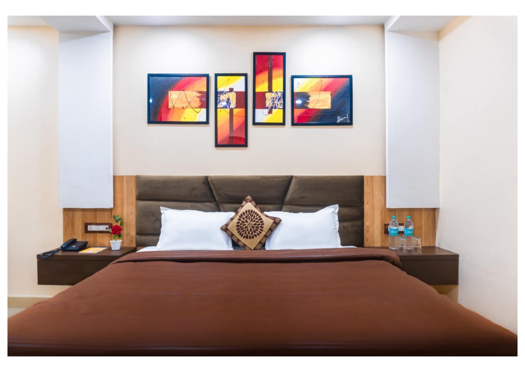 RAJESHWARI GUEST HOUSE - Tap to explore photos