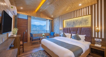 Manaw Valley Resort Room Type - Luxury Room - With Balcony and Hill View