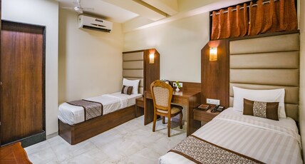 hotel 24 seven Room Type - Golden Room