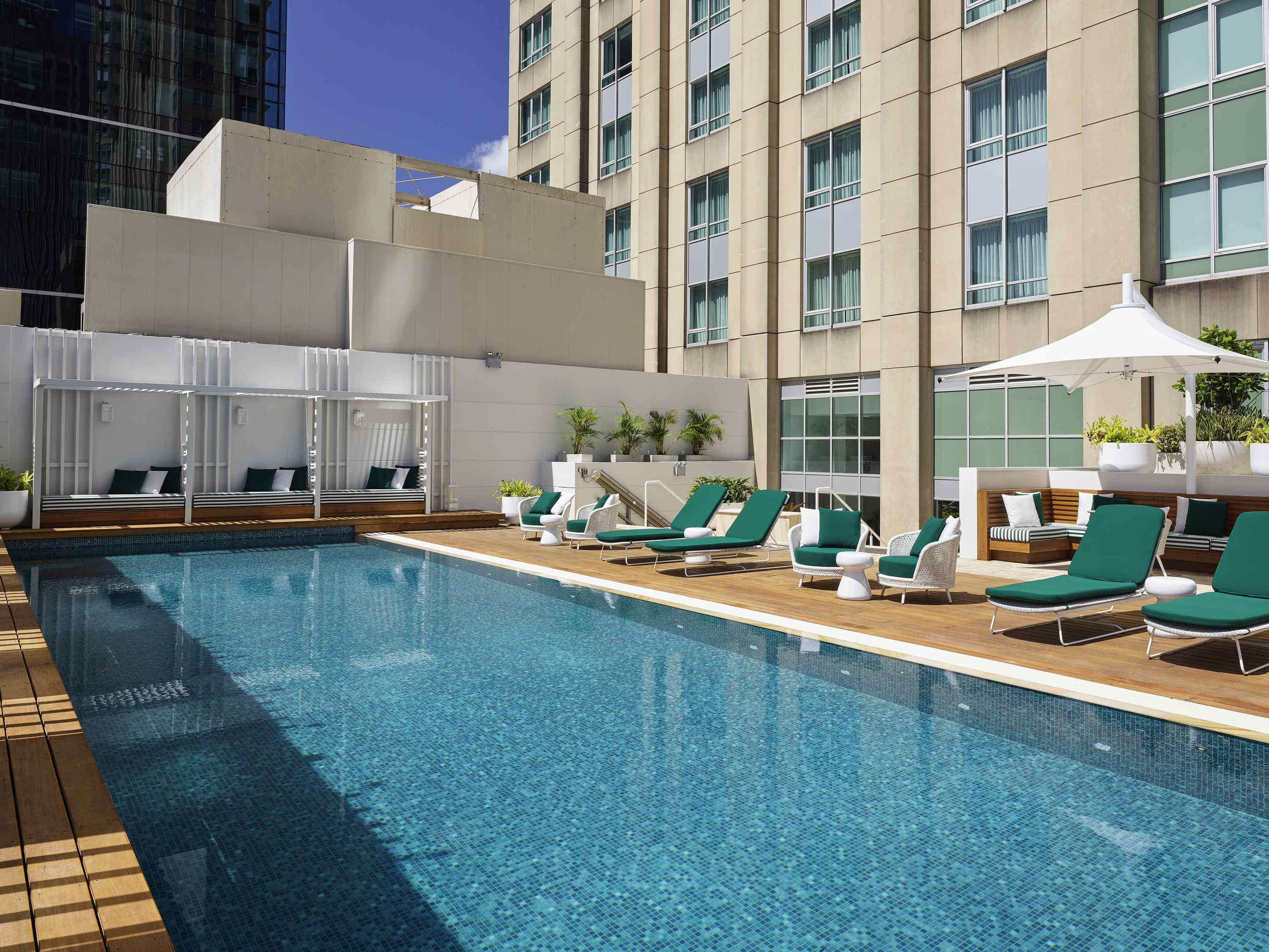 Swissotel Sydney - Tap to explore photos