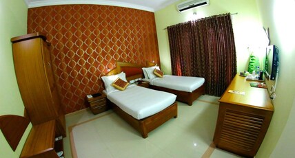 KUMAR PALACE Room Type - DELUXE ROOM