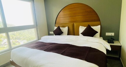 Landour Blick Room Type - Bedroom 1