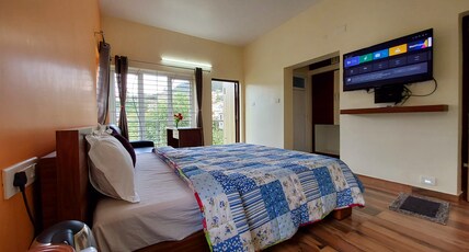Serenity Inn Room Type - Grandy Honeymoon With Balcony Serenity Inn Room Type - Grandy Honeymoon With Balcony