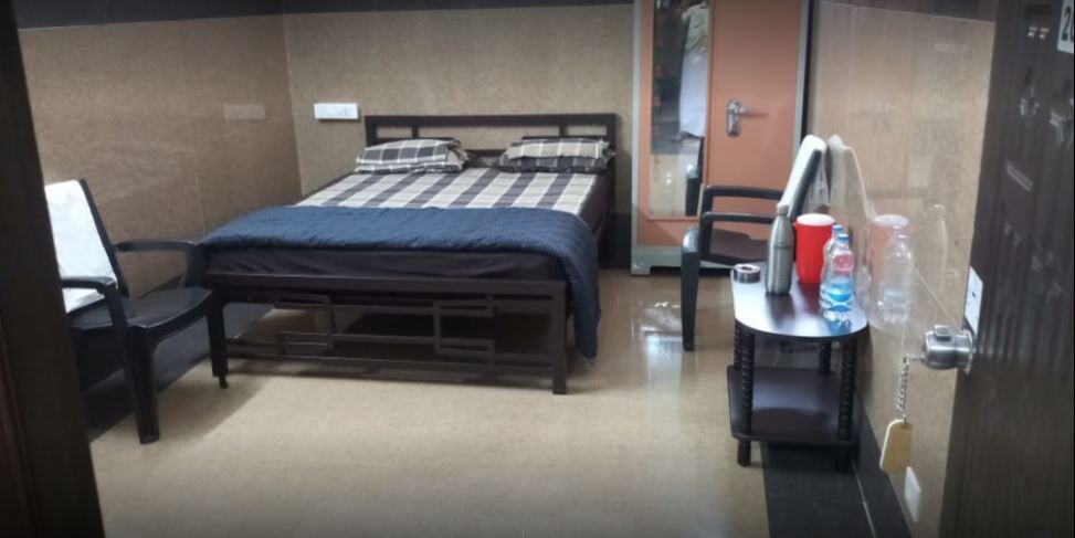 B M Lodge - Tap to explore photos