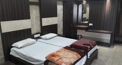 HOTEL NARESH Room Type - Deluxe Room - AC
