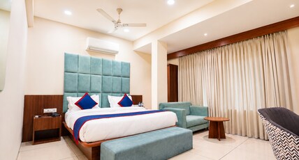 Hotel Srinivasa Premier Room Type - Premium Room