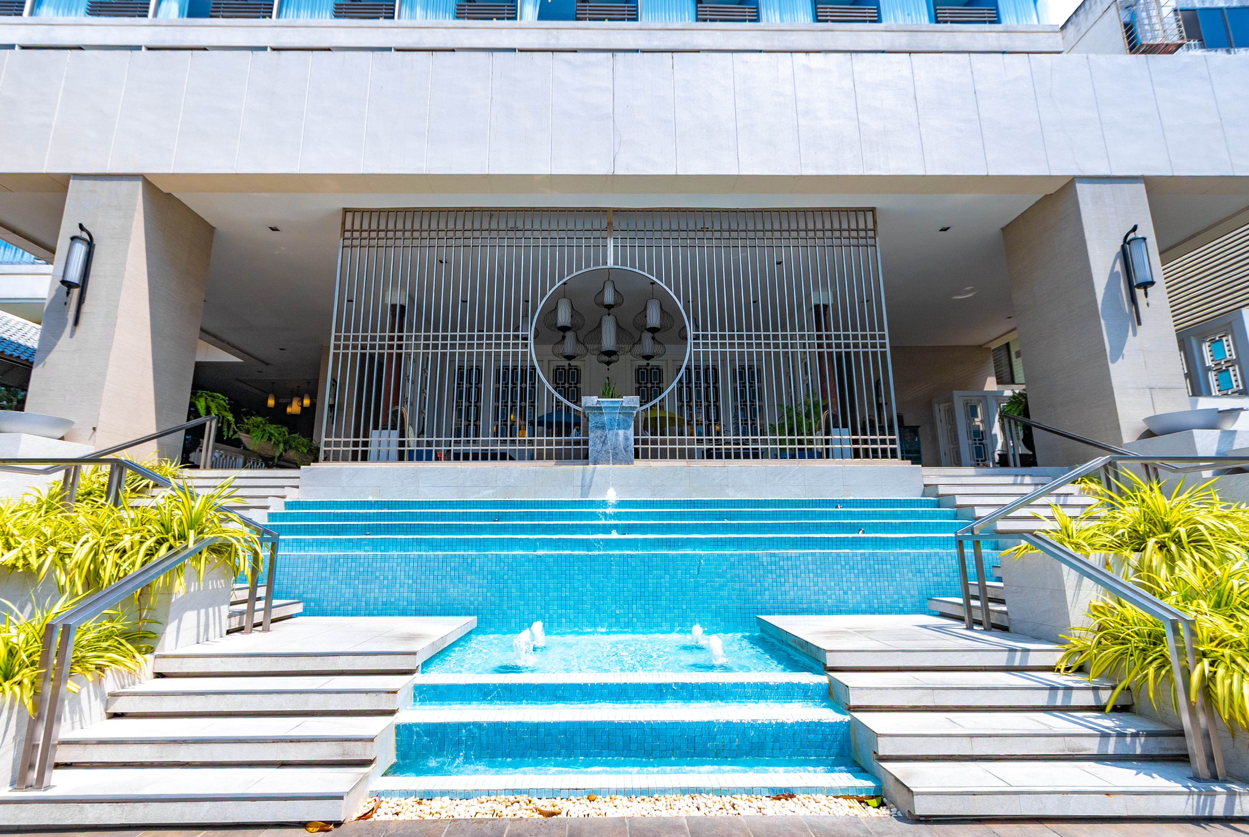The Bayview Hotel Pattaya - Tap to explore photos