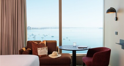 Crowne Plaza GEELONG by IHG Room Type - 1 King Standard Bay View High Floor