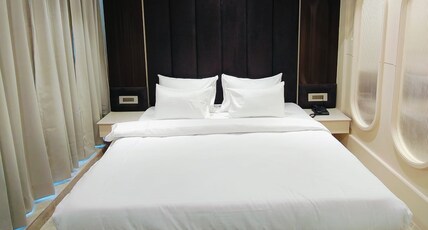 Hotel Shree Mahaveer Room Type - LUXURY SUITE