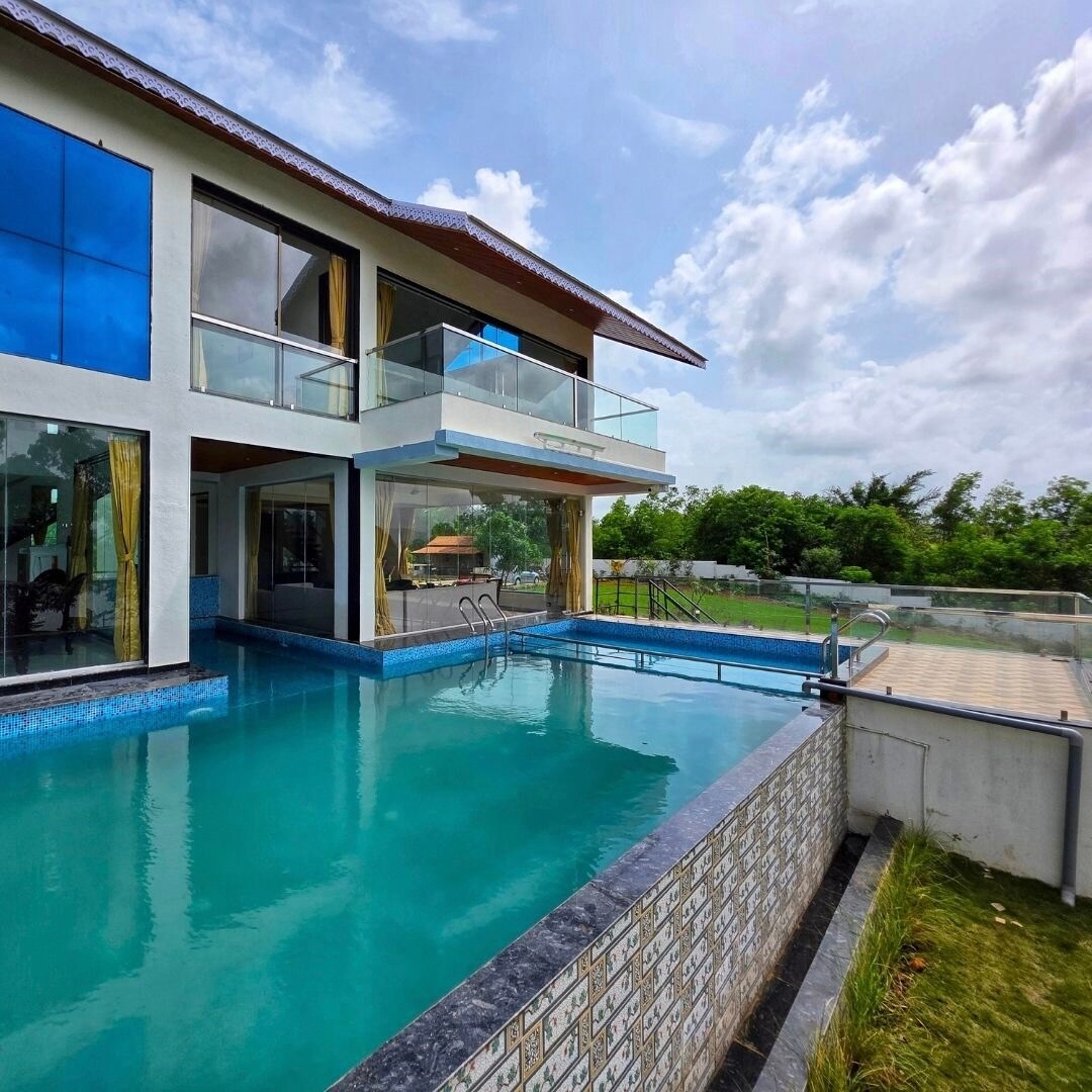 Villa Luminare 5BHK with Tree House Pvt pool and Turf - Tap to explore photos