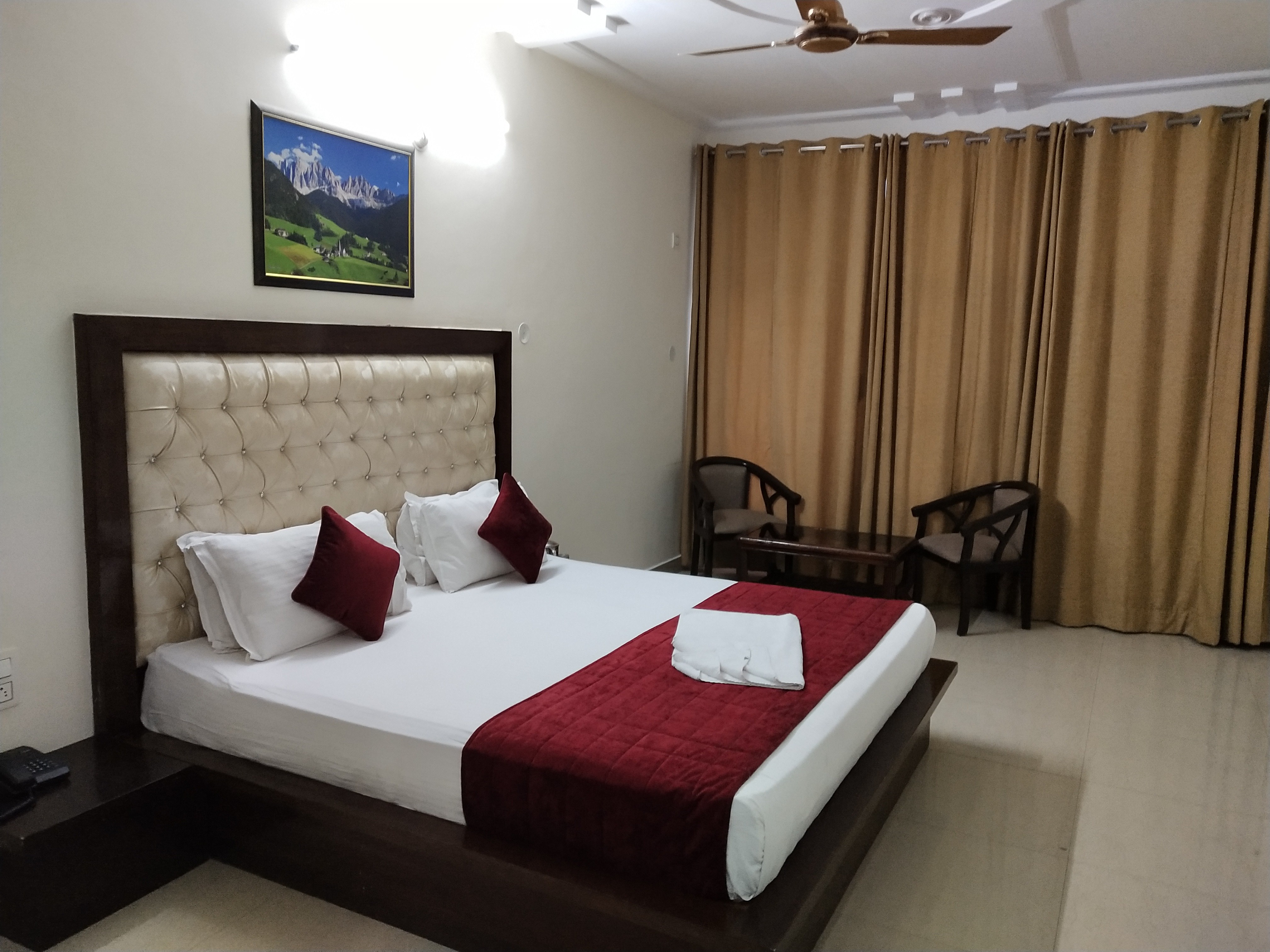 Hotel Abhinandan - Tap to explore photos