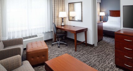 DoubleTree by Hilton Princeton Room Type - 1 KING 2 ROOM SUITE