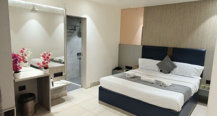 Hotel Park Inn Shirdi - ( 100m From Sai Temple ) Room Type - Four Bed Family Room