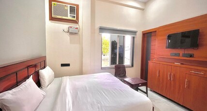 AG Saryu Stay | The Premium Stay Room Type - Deluxe Double Room 6
