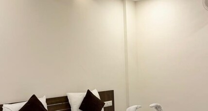 SKB Suites Room Type - Deluxe ac 