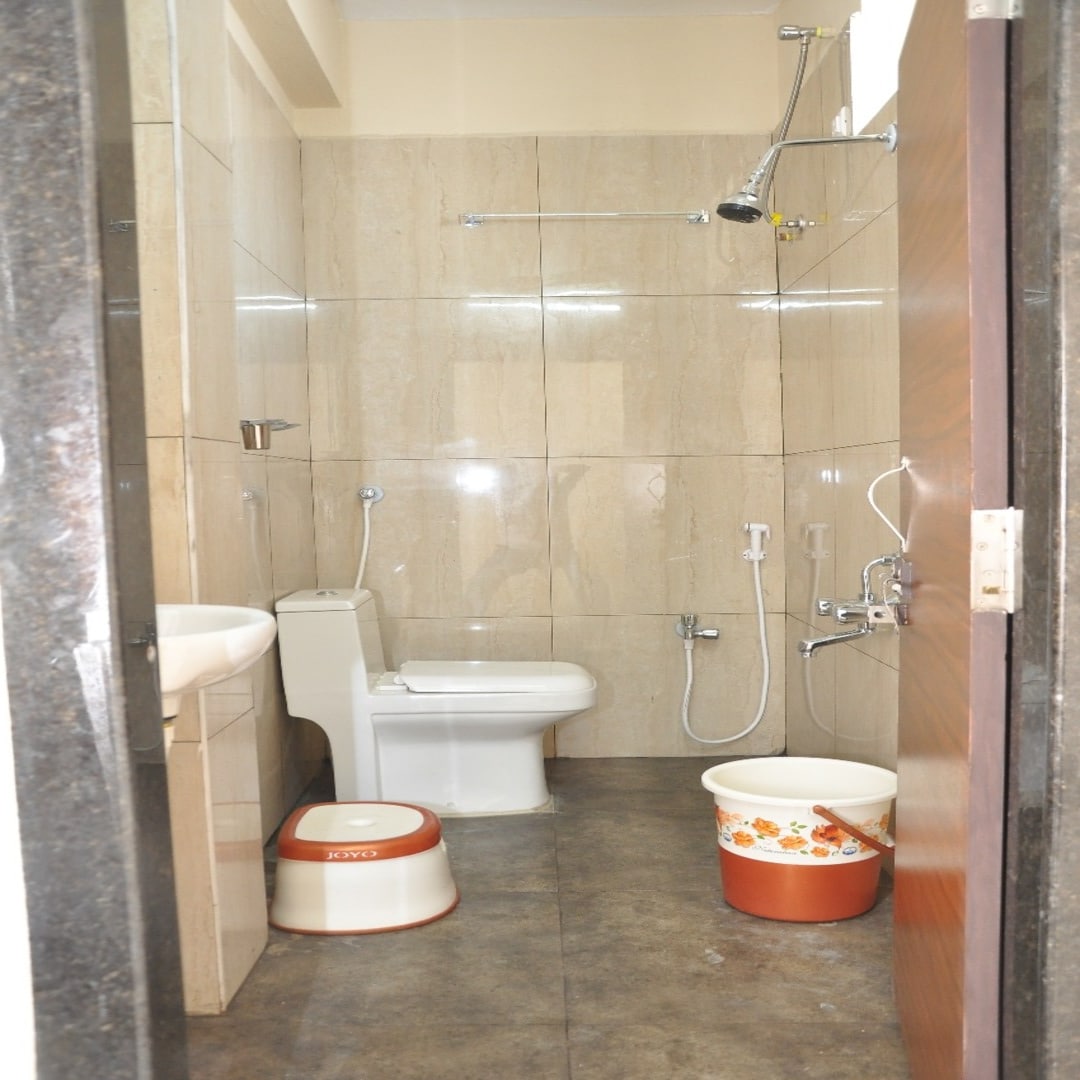 Hotel Sri Hasmitha - Tap to explore photos
