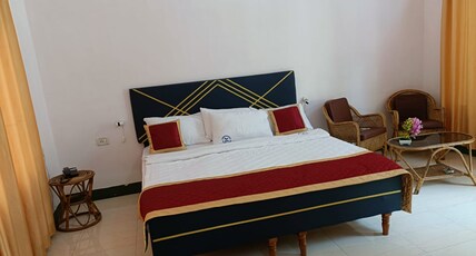 Kuttralam Resorts Room Type - AC Single Cottage