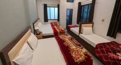 Shree Rajeshwar Bhawan Ayodhya Room Type - Eight Bed Ac Room