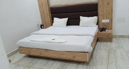Manoranjan Guest House Room Type - Standard Double bed Ac Manoranjan Guest House Room Type - Standard Double bed Ac