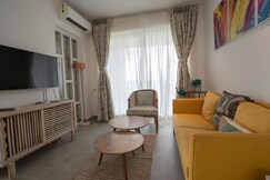 Luxury flat with Pool & field view in Calangute