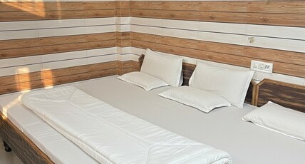 Hotel Shiv Ganga Room Type - Bedroom 1