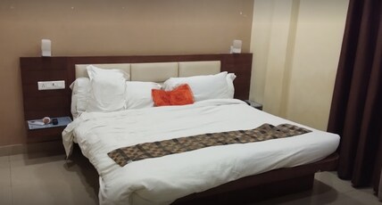 Col's Hotel Uphaar Room Type - Premium Room
