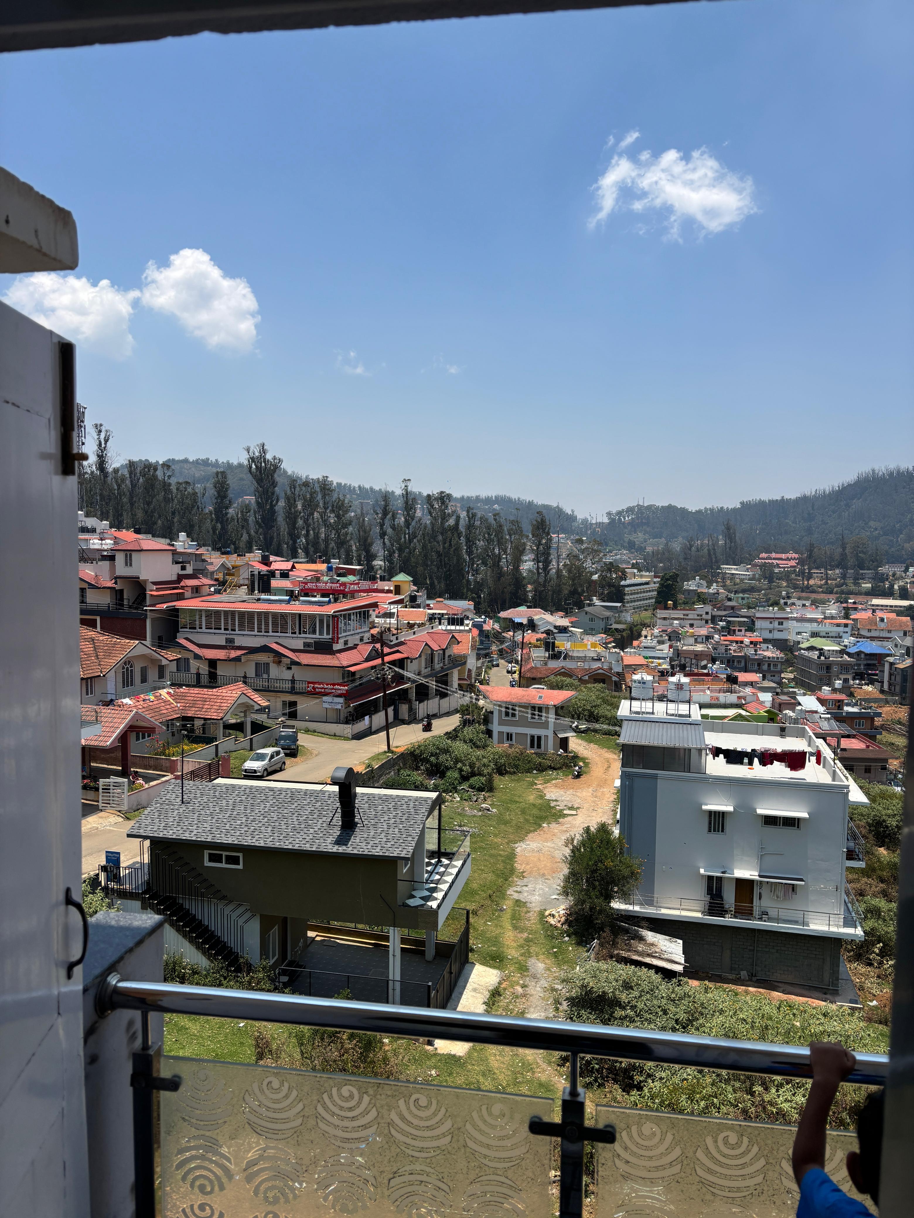 SRJ Thaneesh Service Apartments - Tap to explore photos
