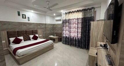 The Srishti Inn Room Type - Super Deluxe Ac Room