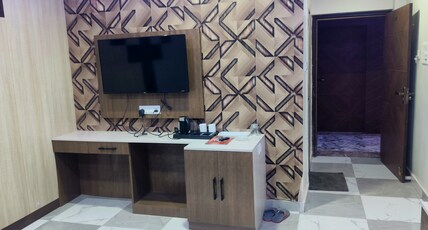 Hotel Rajmahal Room Type - 2 BED ROYAL SUITS