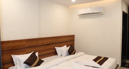 Hotel Sagar Inn Room Type - Deluxe Ac Double Bed Room