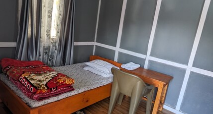 LAMSANG HOMESTAY Room Type - Twin bed room with balcony / hills view