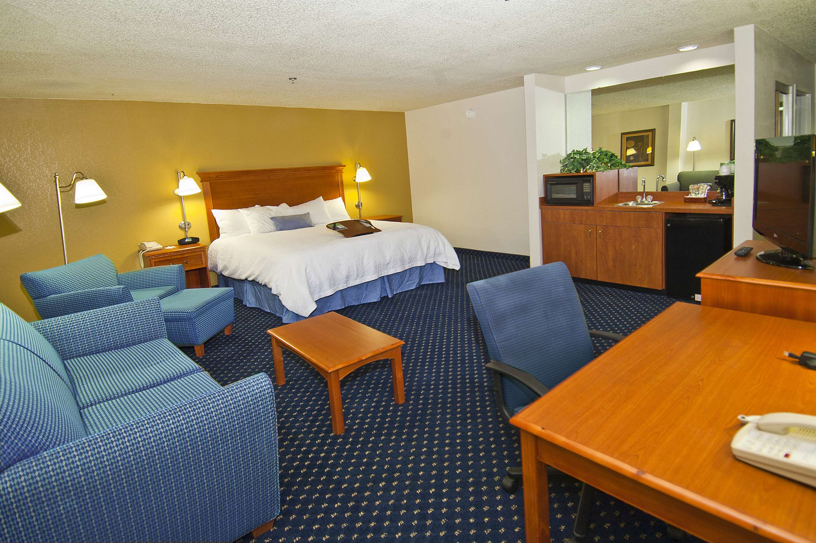 Hampton Inn Oklahoma City Northwest - Tap to explore photos