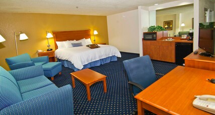 Hampton Inn Oklahoma City Northwest Room Type - 1KING STUDY SOFABED NOSMOK