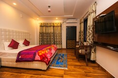 Hotel The Village Residency