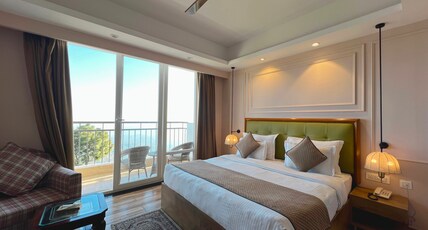 Peaks And Pines Resort Room Type - Superior Valley View Room with Balcony