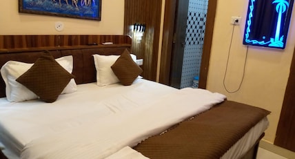 Tirupati Balaji Inn Room Type - Deluxe Room