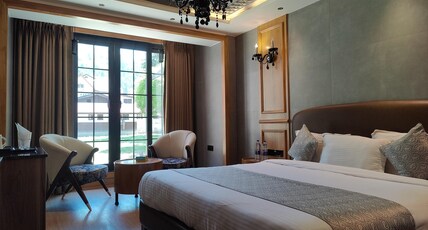 Paradise Premium  Luxury Boutique Hotel (Dal Lake) Room Type - Premium Room AC - Balcony Garden View