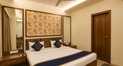 Hotel Surya Room Type - Deluxe Room