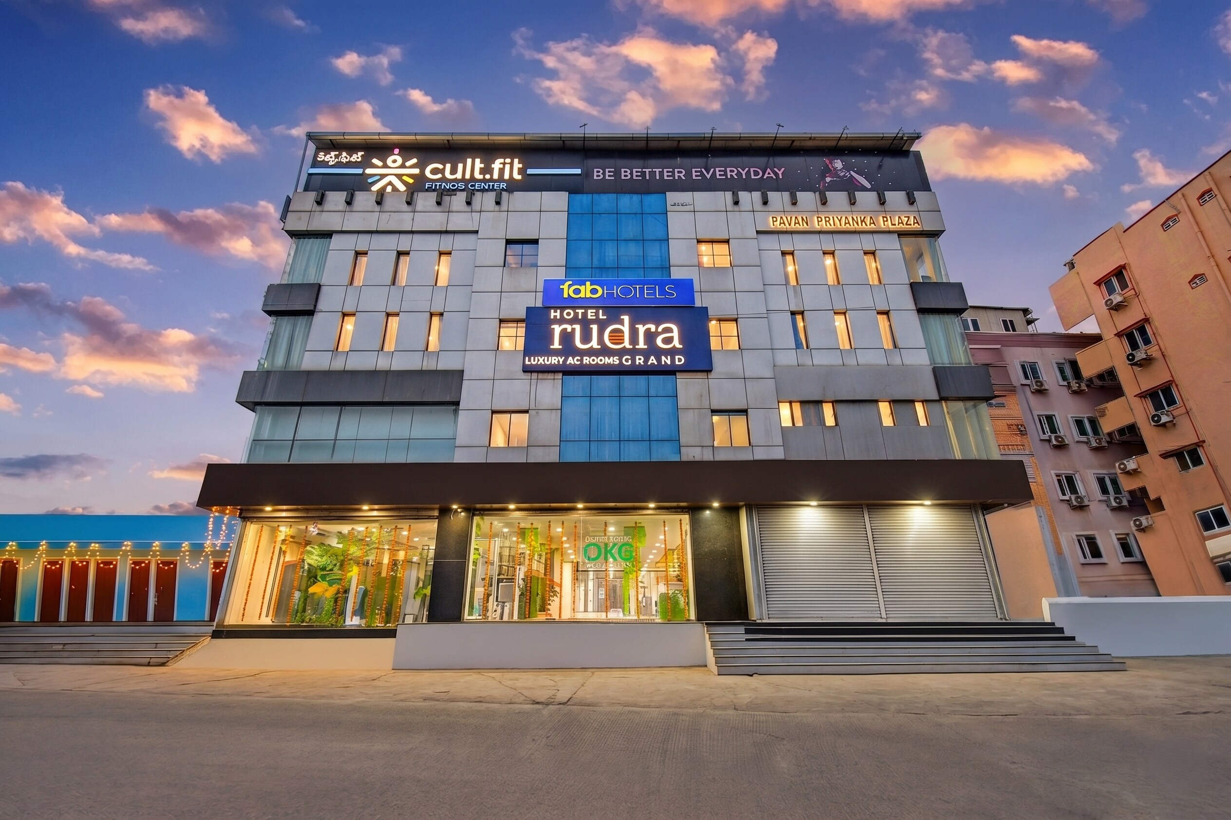 FabHotel Rudra Grand - Cyber Towers, Hitech City - Tap to explore photos