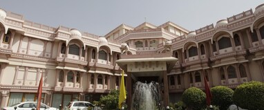 Hotel Raj Vilas Palace