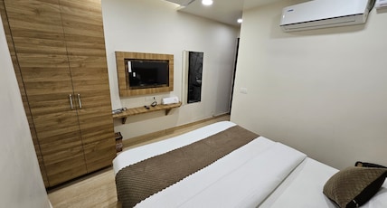 HOTEL JR INN Room Type - Super Deluxe