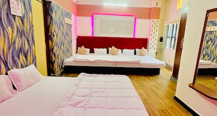 Hotel Jyotikalash Room Type - AC Family Room 8 bed with window Hotel Jyotikalash Room Type - AC Family Room 8 bed with window