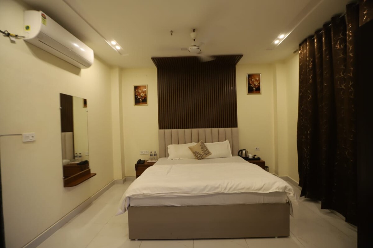 R. Raghavam Hotel & Restaurant - Tap to explore photos